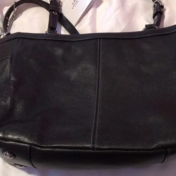 Authentic Coach Shoulder Bag. - Picture 5 of 8